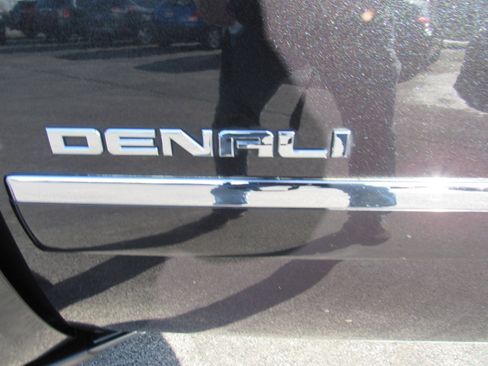 Used 2013 GMC Yukon XL Denali image 13