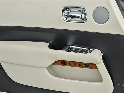 Used 2015 Rolls-Royce Wraith RWD image 12