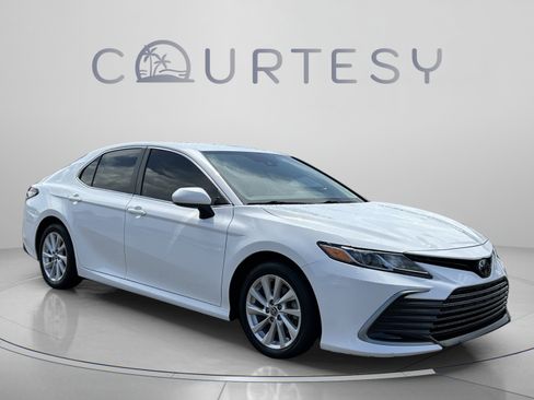 Used 2023 Toyota Camry LE FWD image 6