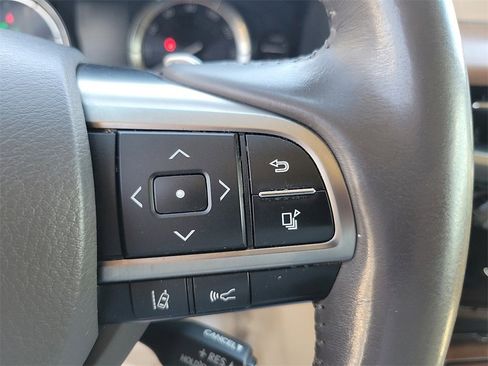 Used 2017 Lexus LX 570 4WD image 7