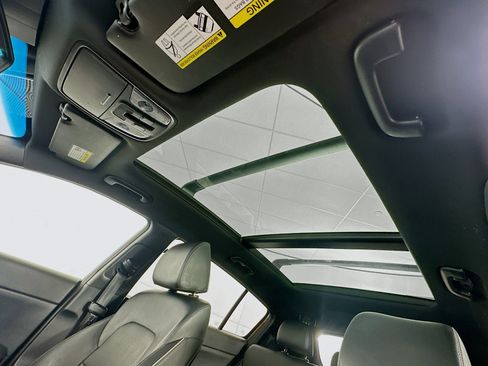 Used 2020 Kia Sportage SX image 25