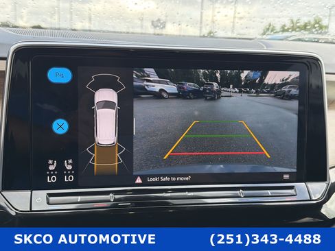 Used 2025 Volkswagen Atlas SE AWD/4WD image 15
