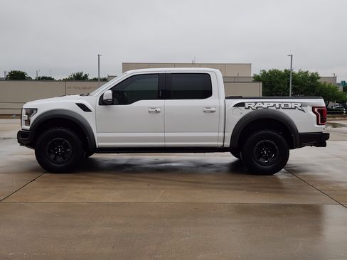 Used 2018 Ford F150 Raptor w/ Equipment Group 802A Luxury AWD/4WD image 3
