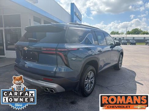 Used 2024 Chevrolet Traverse LT FWD image 3
