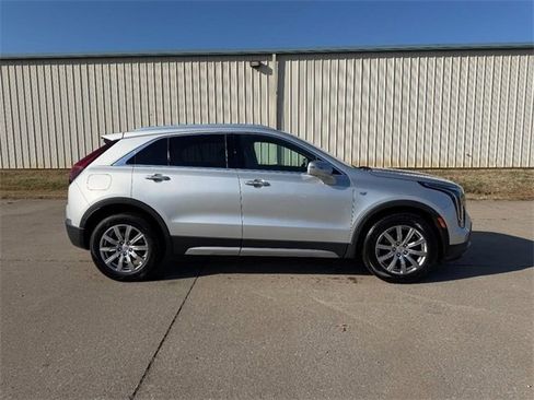 Used 2019 Cadillac XT4 Premium Luxury w/ Technology Package image 2