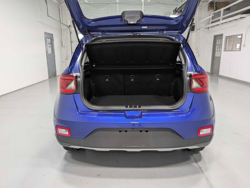 Used 2023 Hyundai Venue SE FWD image 34