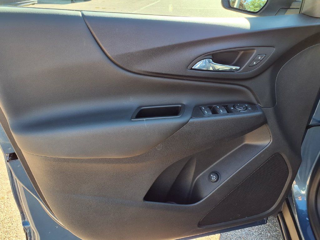 Used 2024 Chevrolet Equinox LT AWD/4WD image 17