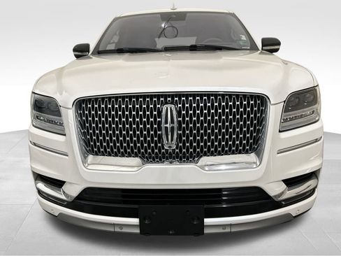 Used 2019 Lincoln Navigator Reserve image 9