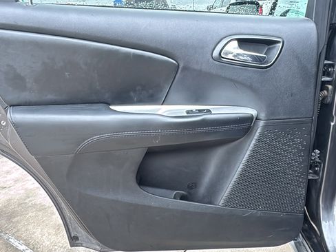 Used 2018 Dodge Journey SE w/ Popular Equipment Group image 16