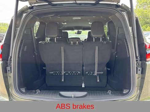 New 2027 Chrysler Pacifica Select w/ Family Tech Group AWD/4WD image 34