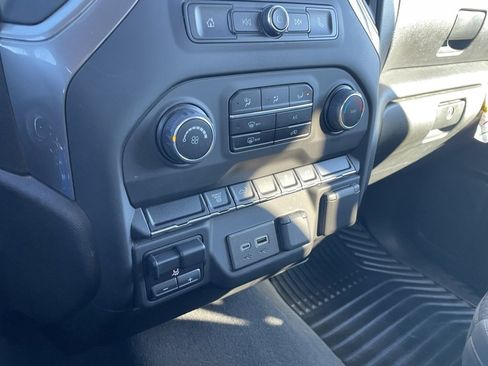 Used 2023 Chevrolet Silverado 2500 Custom w/ Custom Value Package image 18