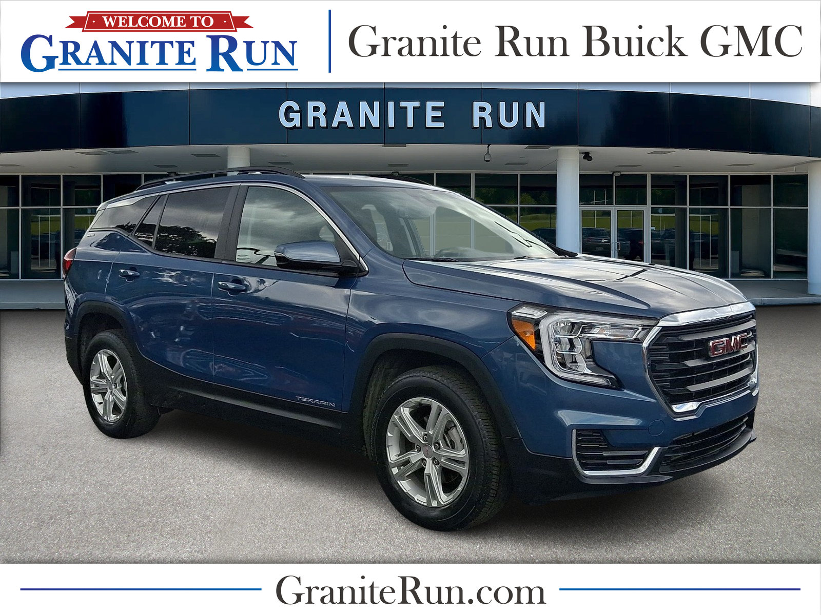 Used 2024 GMC Terrain SLE w/ Driver Convenience Package AWD/4WD image 1