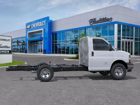 New 2025 Chevrolet Express 3500 Work Van w/ Power Convenience Package image 5
