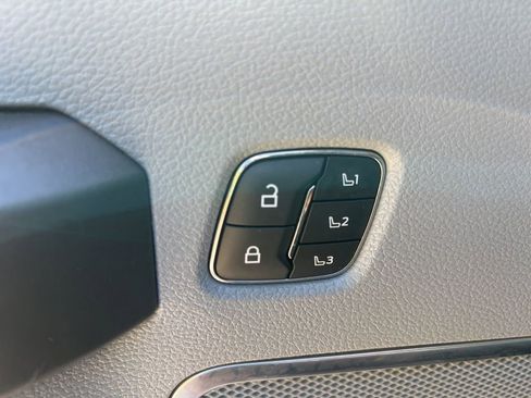 Used 2022 Ford F450 Limited w/ FX4 Off-Road Package image 68