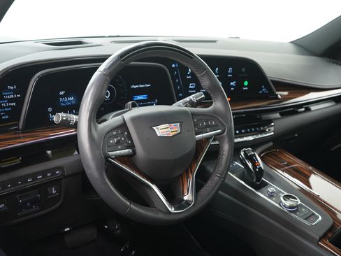 Used 2024 Cadillac Escalade Premium Luxury w/ Performance Package image 26