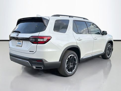 New 2026 Honda Pilot Touring image 6