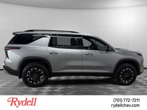 Used 2024 Chevrolet Traverse Z71 w/ Enhanced Driving Package AWD/4WD image 6