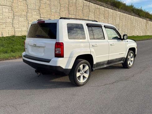 Used 2011 Jeep Patriot Latitude AWD/4WD image 6