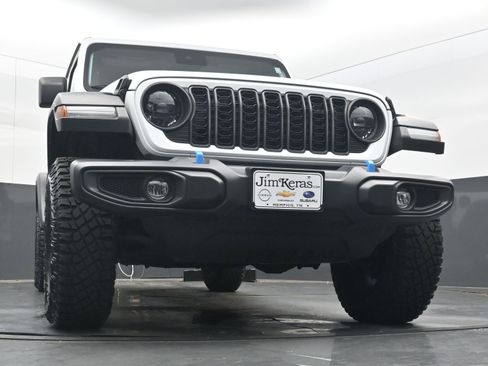 Used 2024 Jeep Wrangler Unlimited Rubicon 4xe image 26
