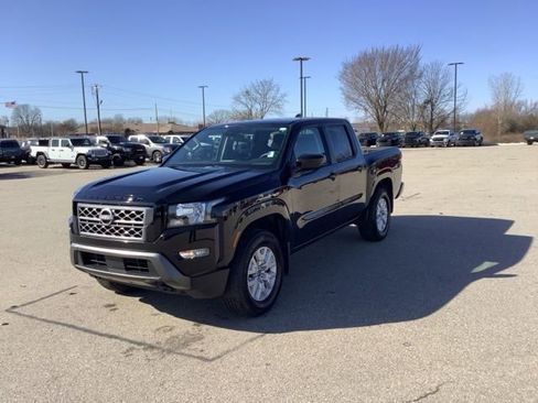 Used 2022 Nissan Frontier SV image 3