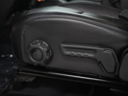 Used 2023 Jeep Wrangler Unlimited Sahara AWD/4WD image 27