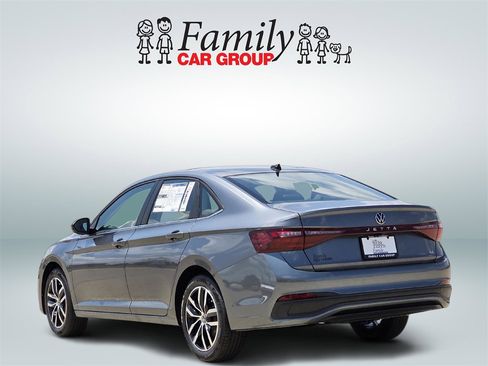 New 2025 Volkswagen Jetta SE image 3