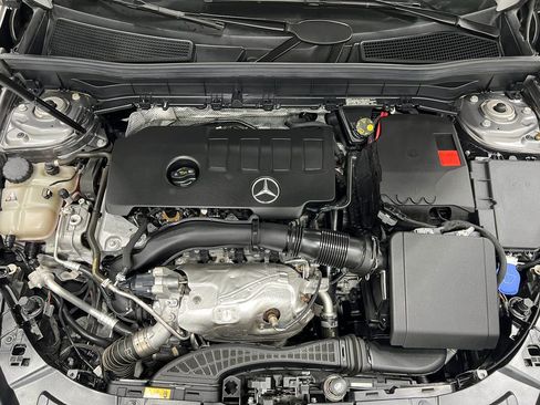 Used 2020 Mercedes-Benz GLB 250 4MATIC image 29