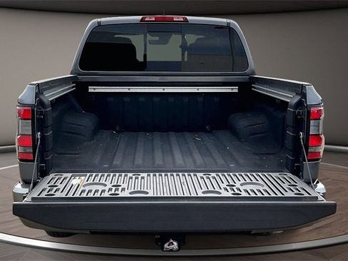 Certified 2024 Nissan Frontier SL w/ Technology Package image 16