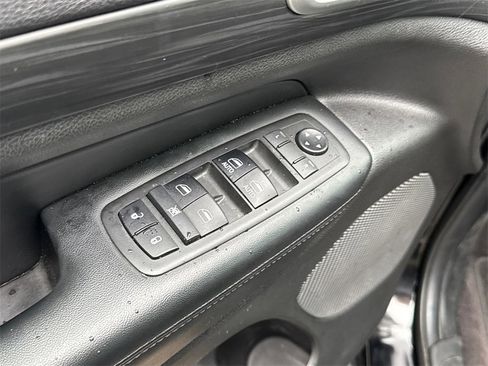 Used 2019 Jeep Grand Cherokee Altitude image 19