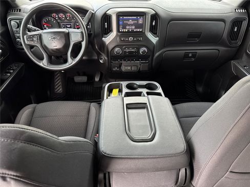 Used 2024 Chevrolet Silverado 1500 Custom Trail Boss w/ Dark Appearance Package AWD/4WD image 13