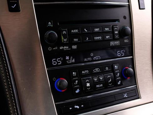 Used 2013 Cadillac Escalade Platinum RWD image 34