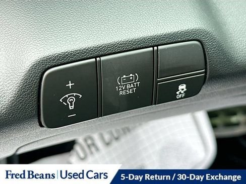 Used 2025 Hyundai Elantra SEL FWD image 14