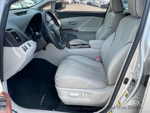 Used 2010 Toyota Venza FWD image 9