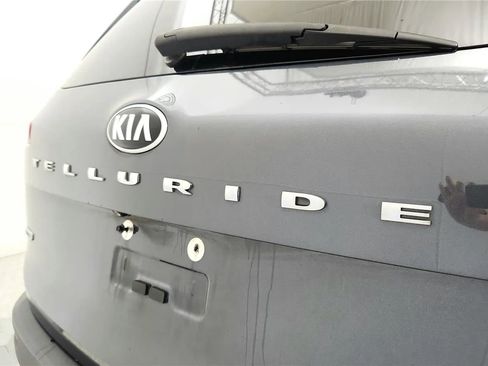 Used 2020 Kia Telluride S AWD/4WD image 17