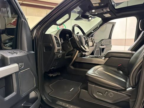 Used 2019 Ford F250 Platinum w/ Platinum Ultimate Package AWD/4WD image 25