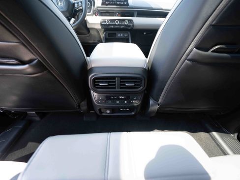 Used 2025 Honda Pilot Elite image 22