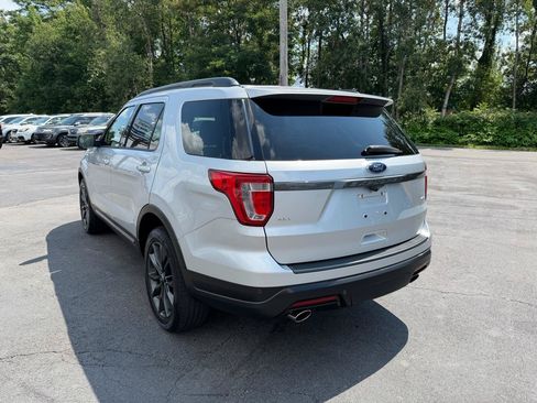 Used 2019 Ford Explorer XLT w/ Equipment Group 202A AWD/4WD image 7