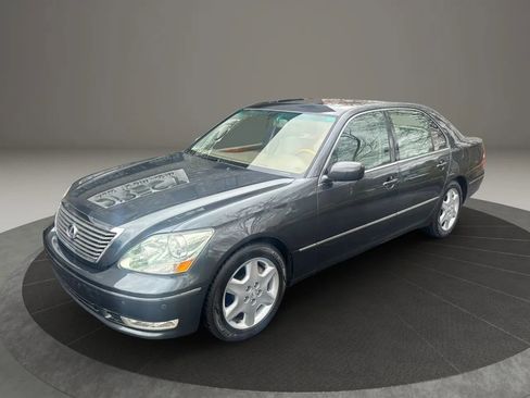 Used 2004 Lexus LS 430 RWD image 9