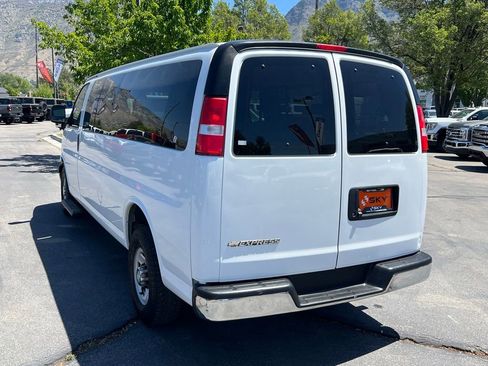 Used 2020 Chevrolet Express 3500 LT w/ LT Preferred Equipment Group RWD image 10