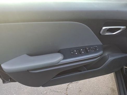Used 2025 Kia K4 FWD image 7