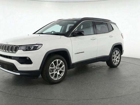 Used 2025 Jeep Compass Limited AWD/4WD image 3