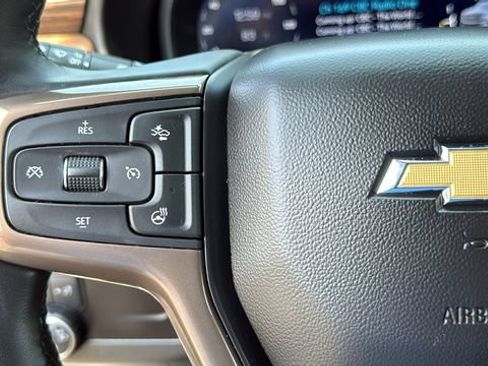 Used 2024 Chevrolet Tahoe High Country AWD/4WD image 12