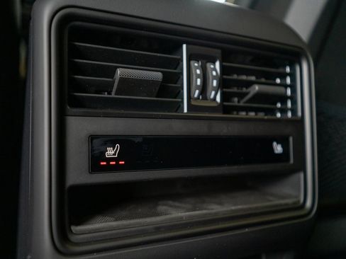 New 2025 Porsche Cayenne image 36