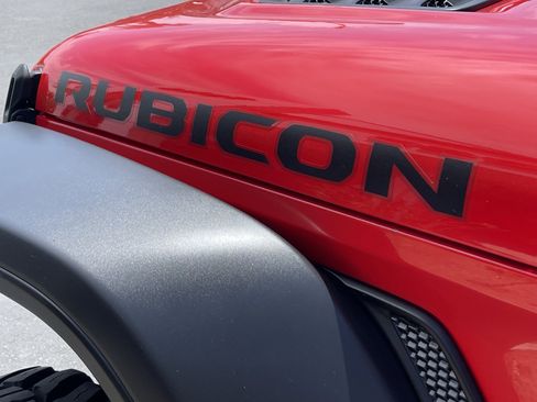 Used 2021 Jeep Gladiator Rubicon AWD/4WD image 10