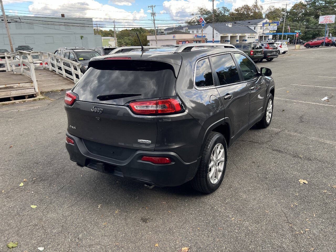 Used 2014 Jeep Cherokee Latitude w/ Comfort/Convenience Group AWD/4WD image 11