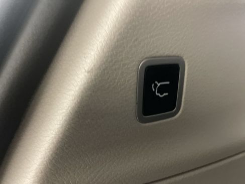 Used 2022 Chrysler Pacifica Touring-L FWD image 27