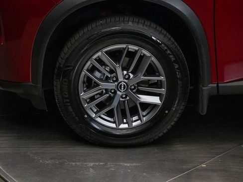 Used 2023 Nissan Rogue S image 8