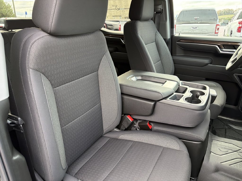 New 2026 Chevrolet Silverado 1500 RST w/ LPO, Dark Essentials Package AWD/4WD image 29