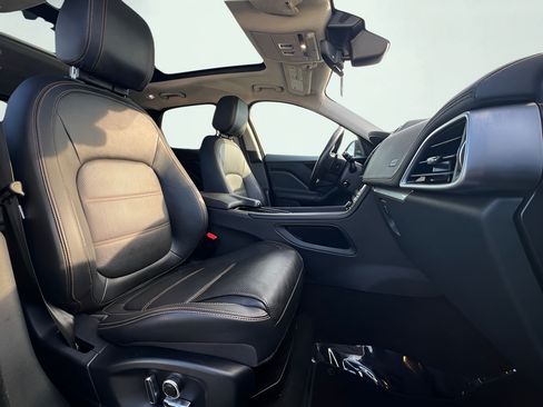 Used 2019 Jaguar F-PACE Prestige AWD/4WD image 25
