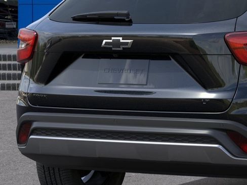 New 2026 Chevrolet Trax LT w/ Driver Confidence Package FWD image 14